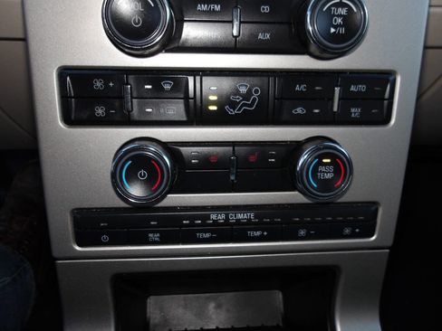 Used 2009 Ford Flex SEL image 13