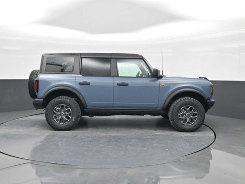 New 2025 Ford Bronco Badlands image 9