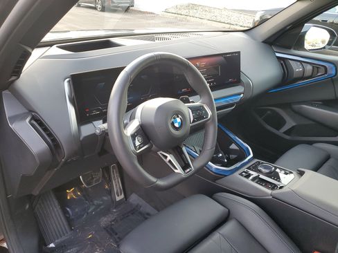 Used 2025 BMW X3 xDrive30i w/ Premium Package image 11