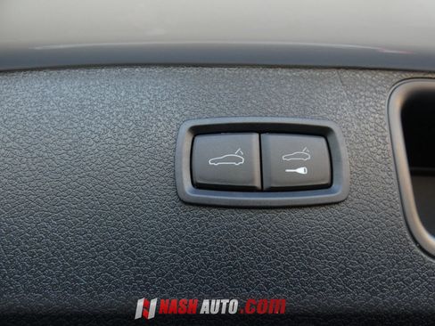 Used 2024 Porsche Macan AWD/4WD image 75