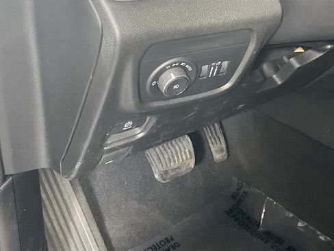 Used 2023 Jeep Grand Cherokee Limited AWD/4WD image 10