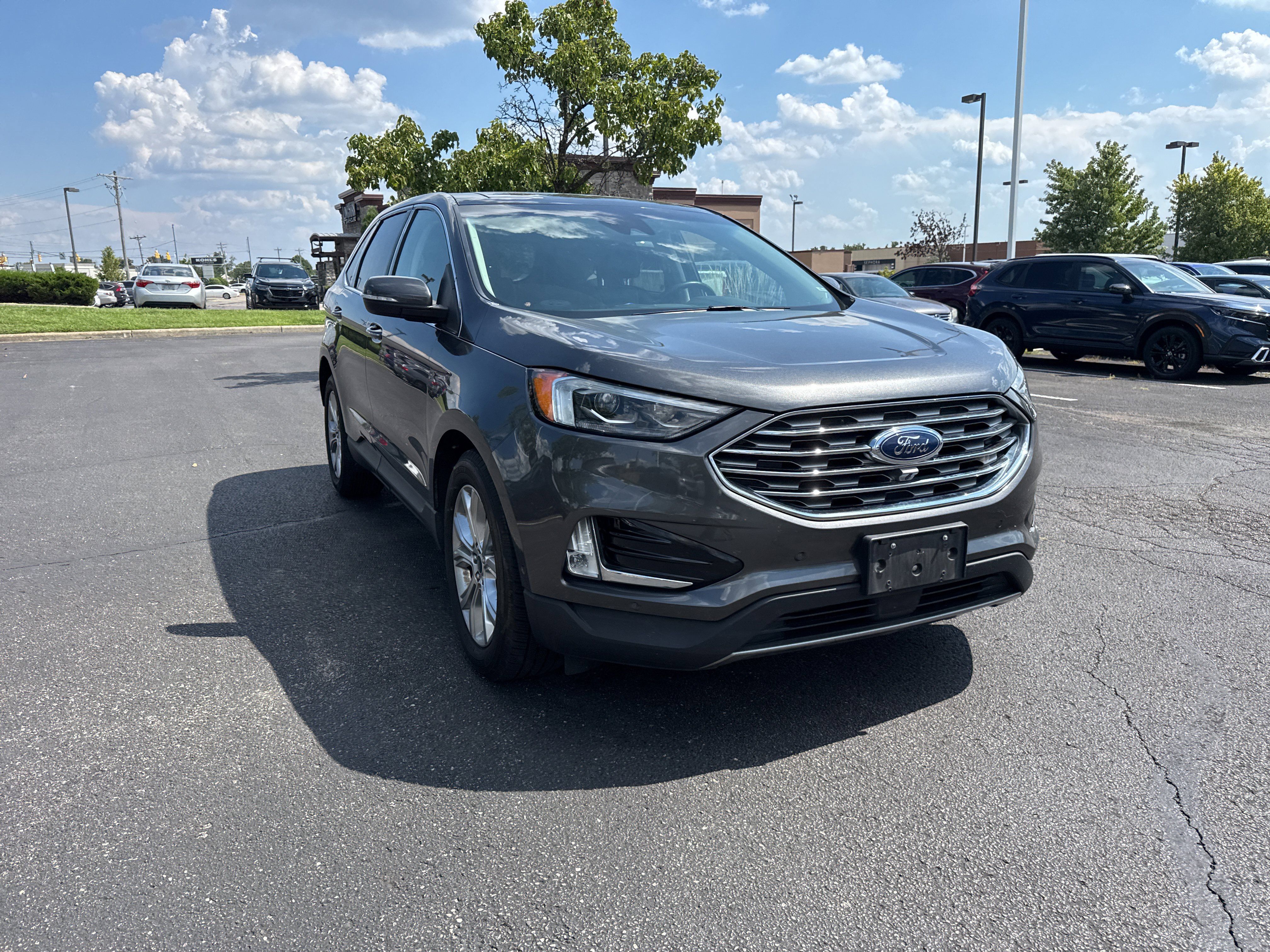 Used 2020 Ford Edge Titanium w/ Equipment Group 301A AWD/4WD image 19