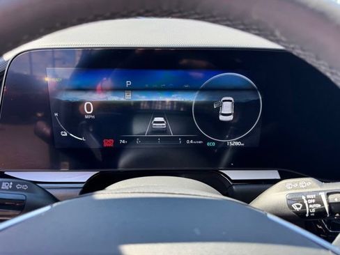 Certified 2024 Kia Niro Wind w/ Wind Preserve Package FWD image 18