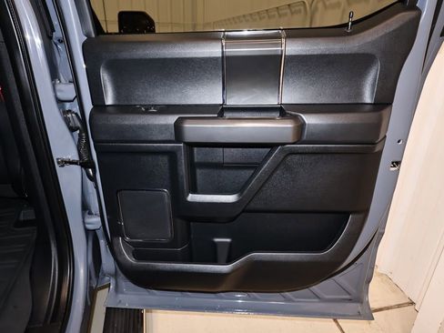 Used 2019 Ford F150 Lariat w/ Equipment Group 502A Luxury AWD/4WD image 18
