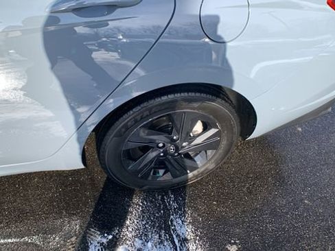 Used 2023 Hyundai Elantra SEL image 27