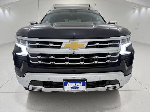 Used 2024 Chevrolet Silverado 1500 LTZ image 2