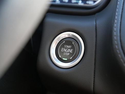 Used 2022 Chevrolet Tahoe Z71 w/ Luxury Package AWD/4WD image 25