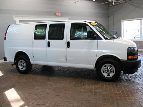 Used 2019 GMC Savana 3500 w/ Driver Convenience Package RWD image 7