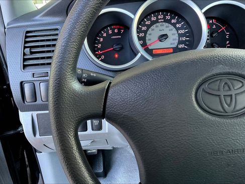 Used 2010 Toyota Tacoma 2WD Regular Cab image 11