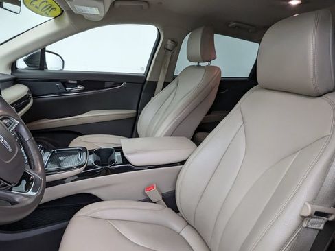 Used 2023 Lincoln Nautilus FWD w/ Premium Package image 2