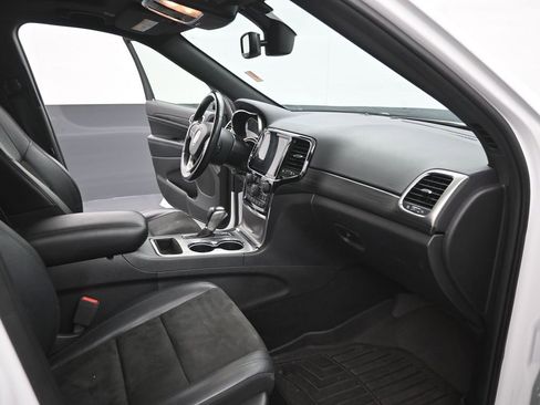 Used 2020 Jeep Grand Cherokee Altitude image 24