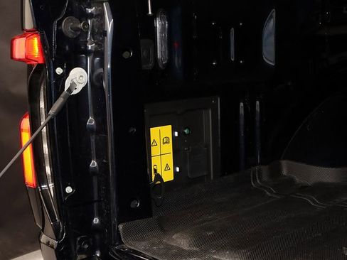 Used 2025 Ford F150 Lightning Lariat image 7