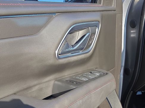 Used 2021 Chevrolet Tahoe RST w/ Luxury Package image 17