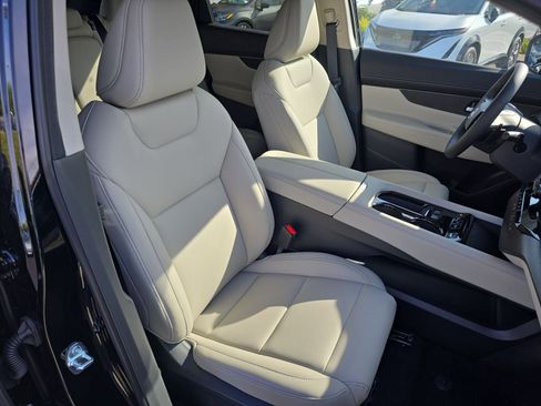 New 2025 Nissan Murano SV image 30