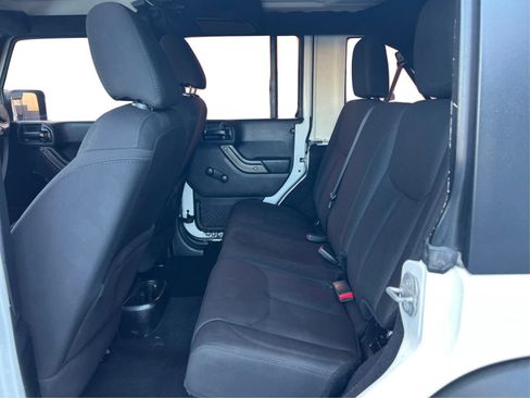 Used 2016 Jeep Wrangler Unlimited Sport w/ Connectivity Group AWD/4WD image 10