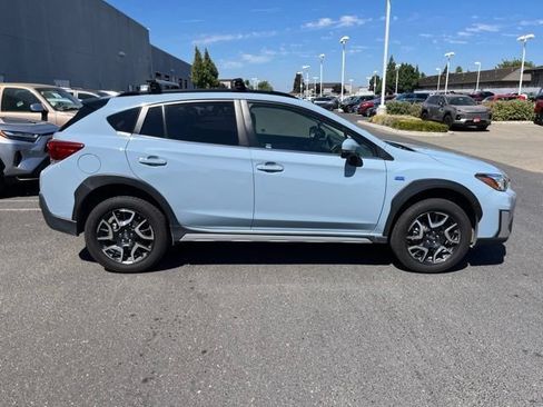 Used 2019 Subaru Crosstrek Hybrid w/ Moonroof Package w/Navigation AWD/4WD image 3