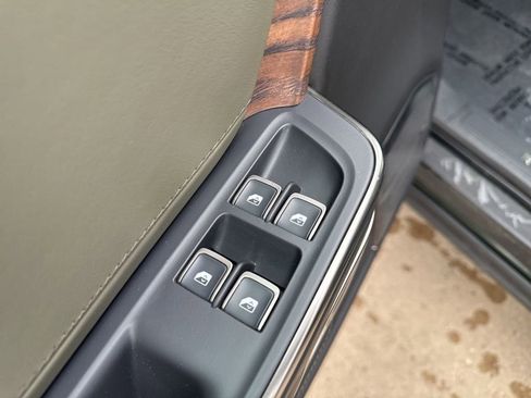 Used 2023 Rivian R1T Adventure image 11