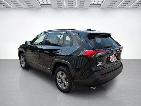 Used 2022 Toyota RAV4 LE AWD/4WD image 6