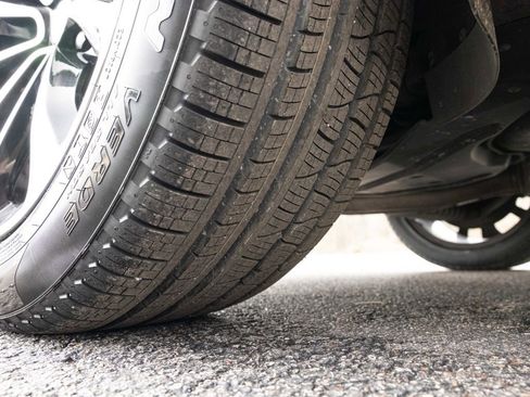 Used 2023 Bentley Bentayga Extended Wheelbase image 87