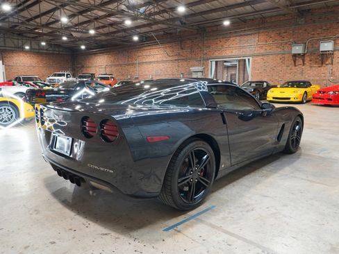 Used 2007 Chevrolet Corvette Coupe w/ Preferred Equipment Group RWD image 15