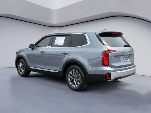 Used 2023 Kia Telluride LX FWD image 3