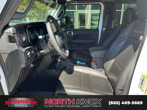 Used 2024 Jeep Gladiator Rubicon AWD/4WD image 4