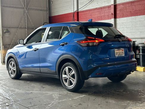 Certified 2021 Nissan Kicks S image 4