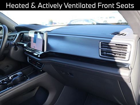 Used 2024 Volkswagen Atlas Cross Sport SE image 15