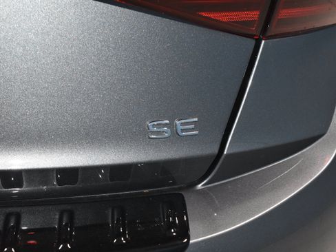 New 2026 Volkswagen Jetta SE FWD image 24