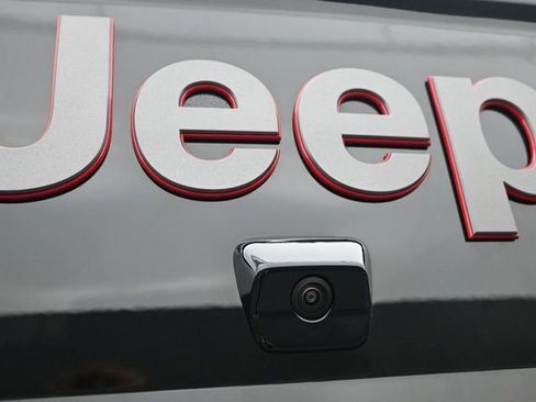 Used 2025 Jeep Gladiator Rubicon w/ Safety Group AWD/4WD image 39