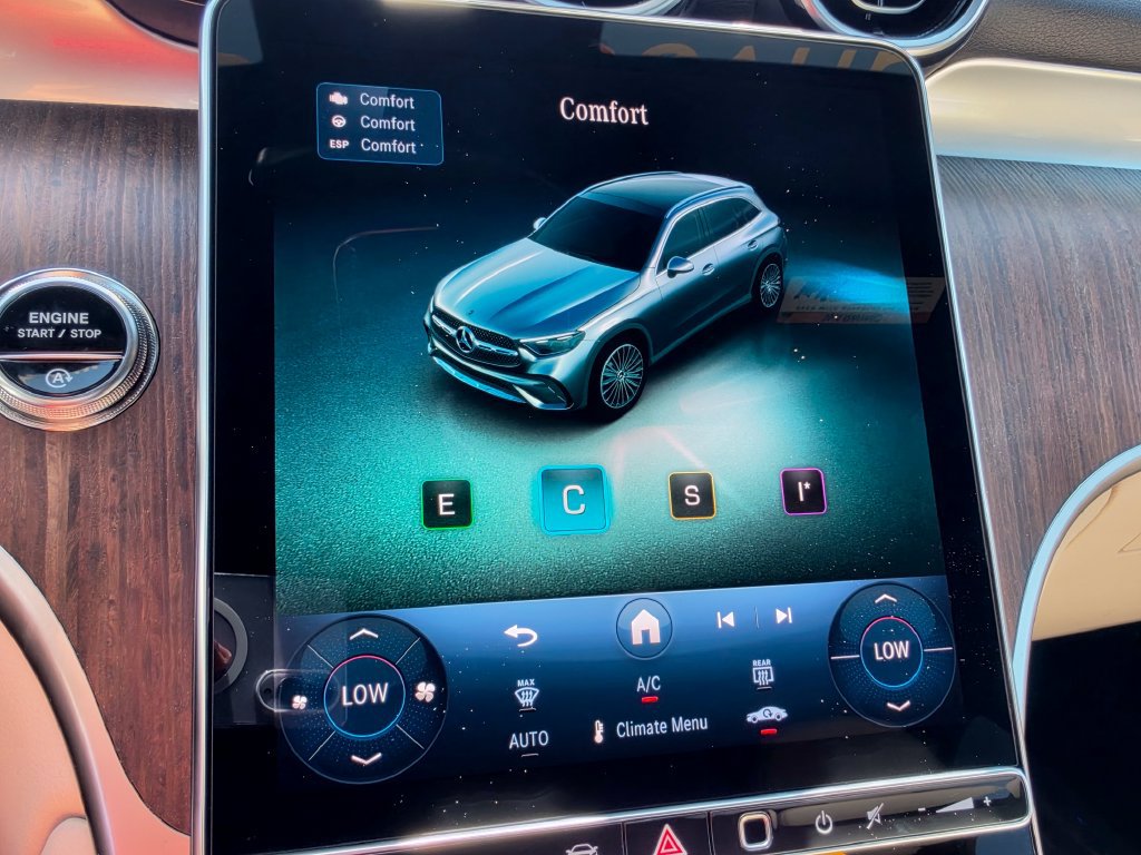 Used 2026 Mercedes-Benz GLC 300 image 24