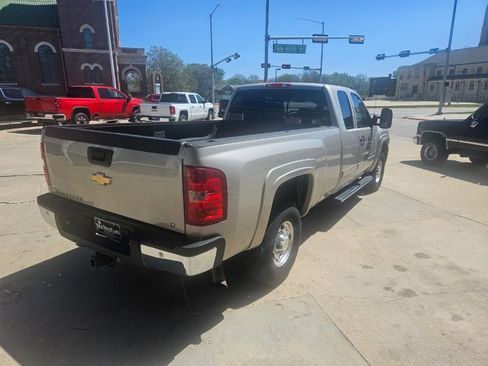 Used 2007 Chevrolet Silverado 2500 LT w/ Suspension Package, Off-Road AWD/4WD image 7