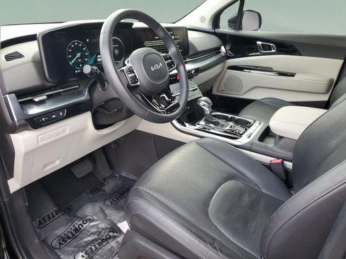 Used 2024 Kia Carnival SX Prestige image 18