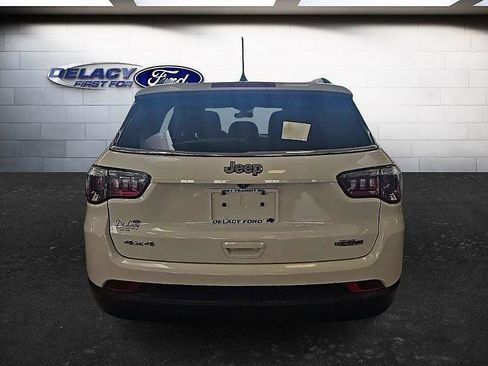 Used 2020 Jeep Compass Latitude w/ Cold Weather Group AWD/4WD image 5