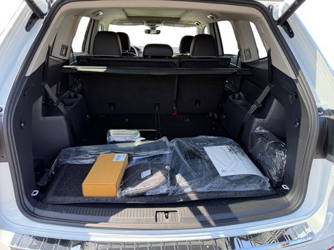 New 2025 Volkswagen Atlas SEL Premium R-Line image 17