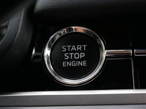 Used 2025 Mitsubishi Outlander AWD image 24