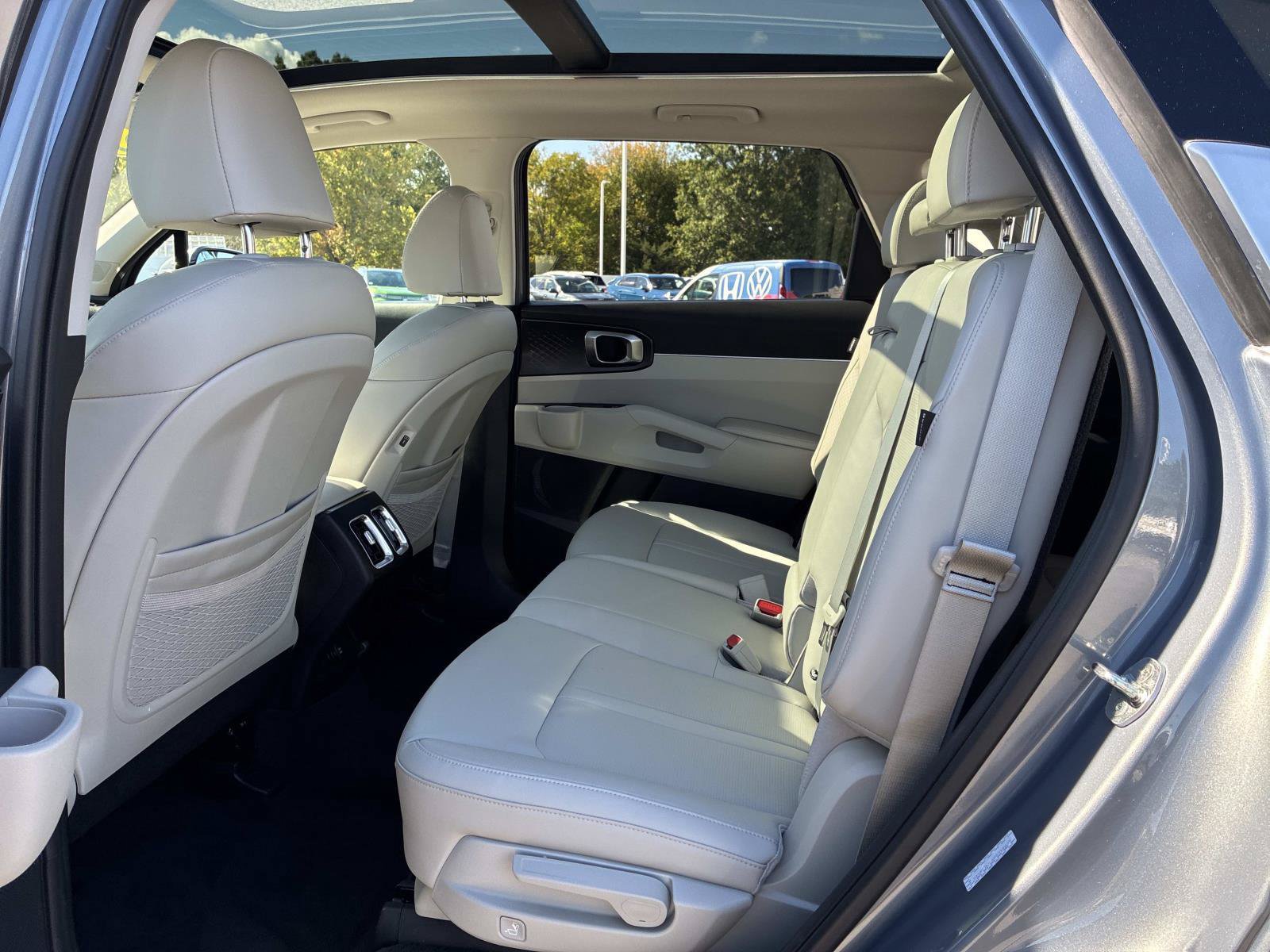 Used 2025 Kia Sorento S w/ Panoramic Sunroof Package AWD/4WD image 16