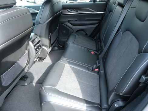 New 2026 Jeep Grand Cherokee Altitude AWD/4WD image 27