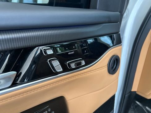 Used 2025 Jeep Grand Wagoneer L Series III w/ Rear Seat Video Group 1 AWD/4WD image 64