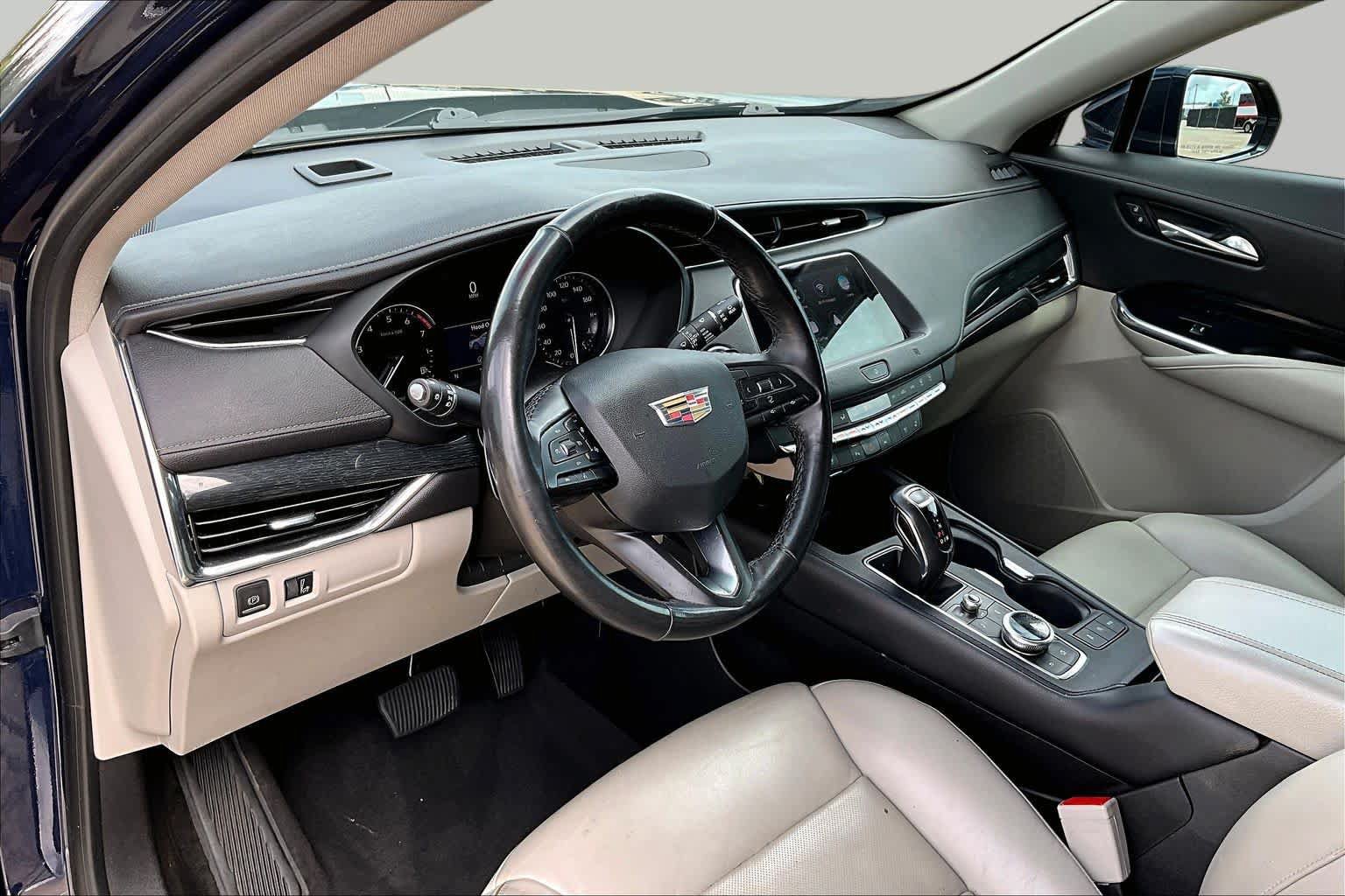Used 2019 Cadillac XT4 Premium Luxury FWD image 17