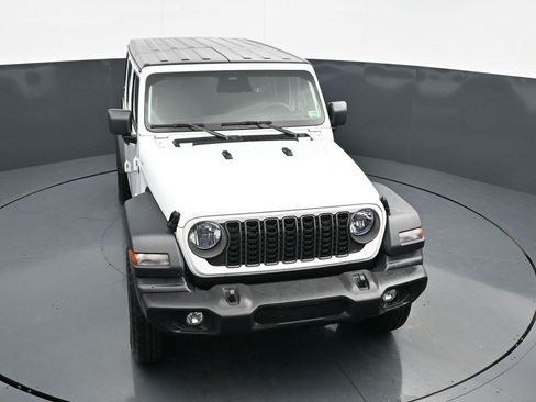 Used 2025 Jeep Wrangler Unlimited Sport AWD/4WD image 11