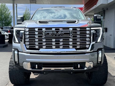 Used 2024 GMC Sierra 2500 Denali w/ Denali Reserve Package AWD/4WD image 7