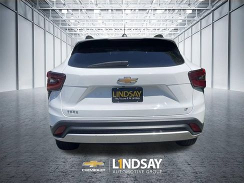 Used 2024 Chevrolet Trax LT w/ Driver Confidence Package FWD image 7