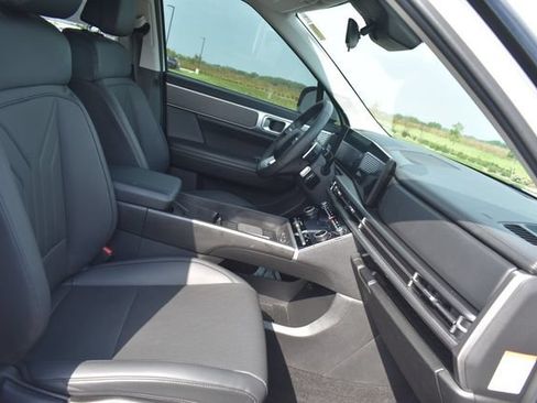Used 2024 Hyundai Santa Fe SEL FWD image 12