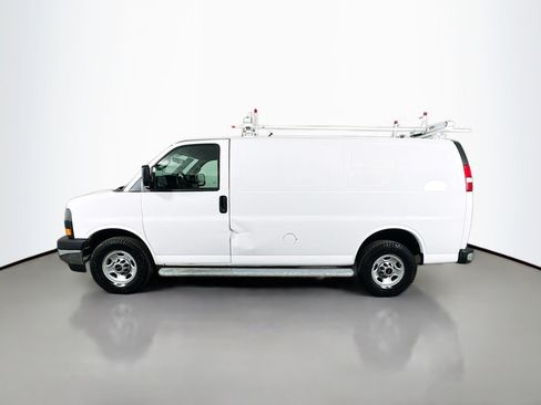 Used 2017 GMC Savana 2500 RWD image 2