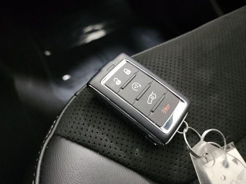 Used 2025 Jeep Grand Cherokee L Altitude image 38