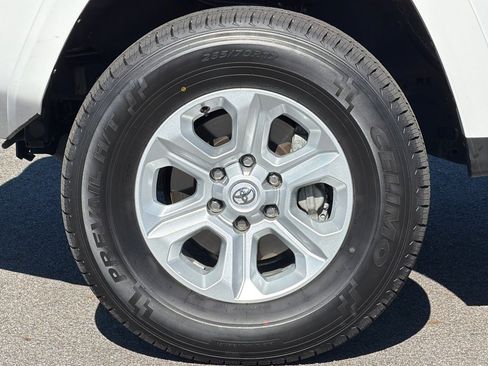 Used 2024 Toyota 4Runner SR5 image 41