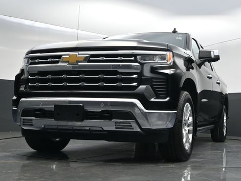 Certified 2023 Chevrolet Silverado 1500 LTZ w/ Technology Package AWD/4WD image 34