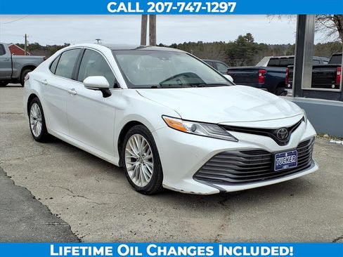 Used 2018 Toyota Camry image 3