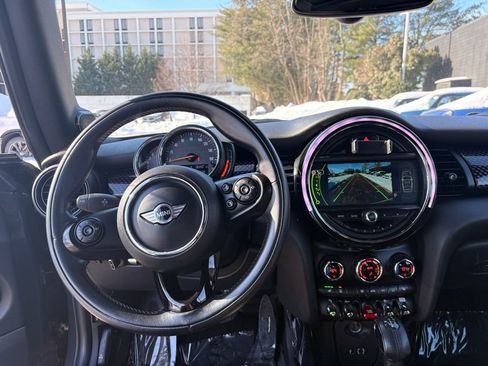 Used 2018 MINI Cooper S image 23